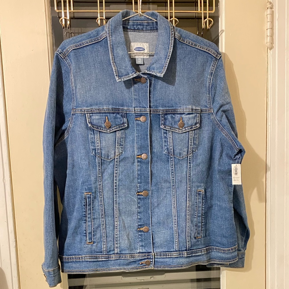 Brand new Jean Jacket… A fall must have! 🍁🍂 - Picture 2 of 4